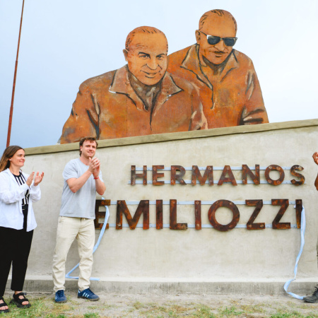 Olavarría inauguró un Monumento a los Hermanos Emiliozzi y a la histórica “Galera”