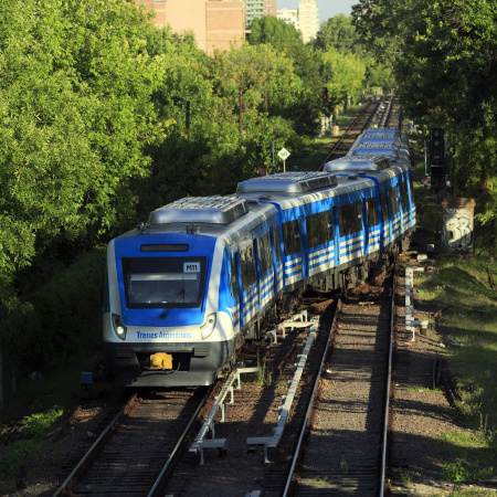 El Gobierno avanza con la privatización de los trenes del AMBA y pidió asistencia técnica al BID