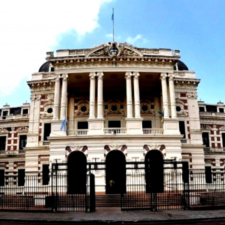 La inflación licuó los fondos municipales y obligó a crear nuevas tasas