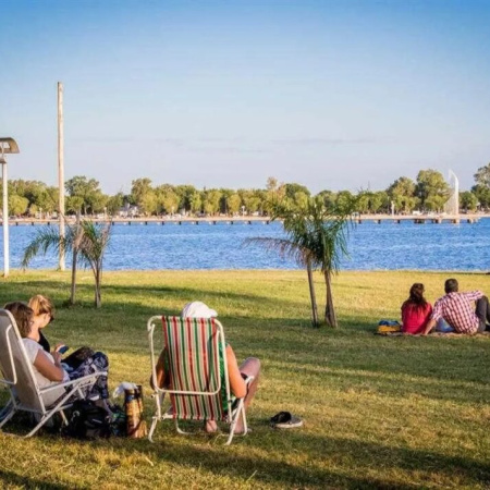 Confirmaron los feriados puente de 2026: tres fines de semana extra largos para impulsar el turismo