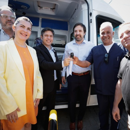 Kicillof recorrió las obras de ampliación del Hospital Mariano y Luciano de la Vega en Moreno