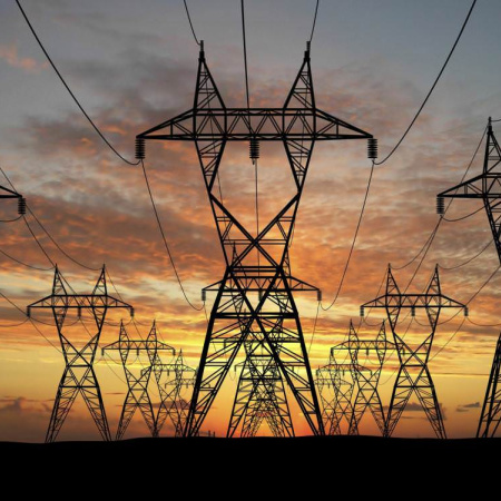 Ante los cortes de luz, el Gobierno reactiva el plan para ampliar el transporte eléctrico