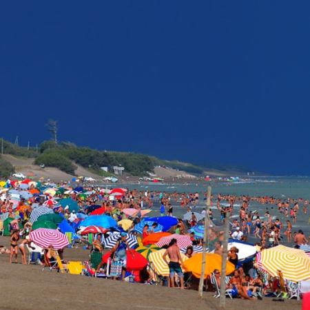 El Faro Recalada de Monte Hermoso cumplió 120 años en medio de reclamos por su preservación