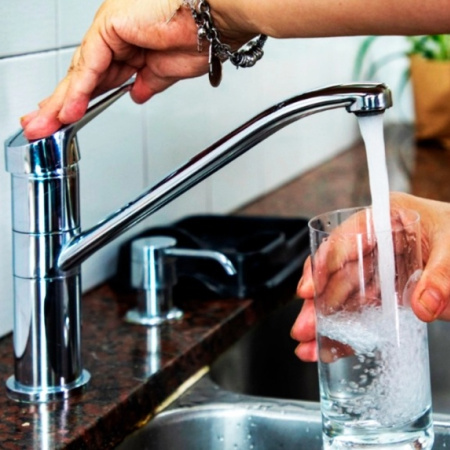 ABSA avanzó con la audiencia pública para actualizar la tarifa del agua en 2026