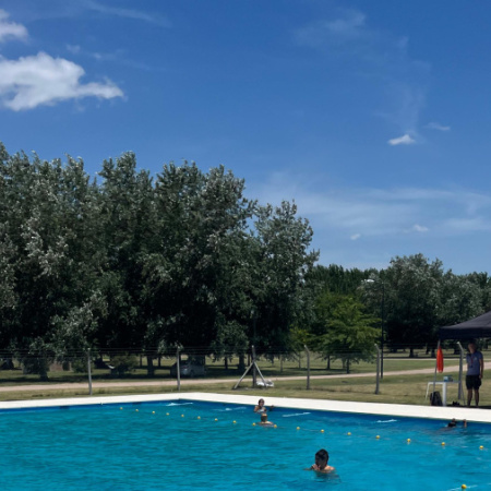 Roque Pérez abrió su Natatorio municipal con pileta semiolímpica