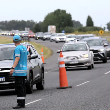 El tránsito de autos a la costa atlántica cayó 7,2% la primera quincena de enero