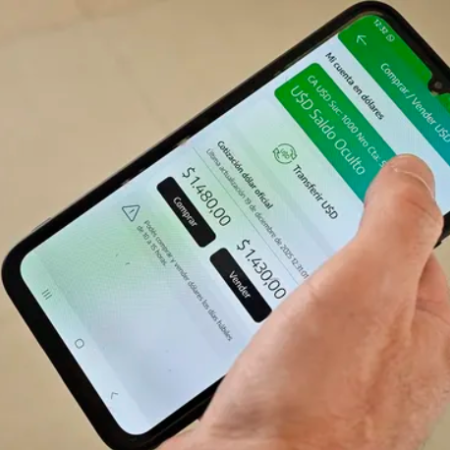 Cuenta DNI suma la compra y venta de dólares al tipo de cambio oficial