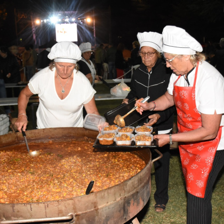La Fiesta de la Carbonada vuelve a Espartillar con una edición histórica y shows en vivo