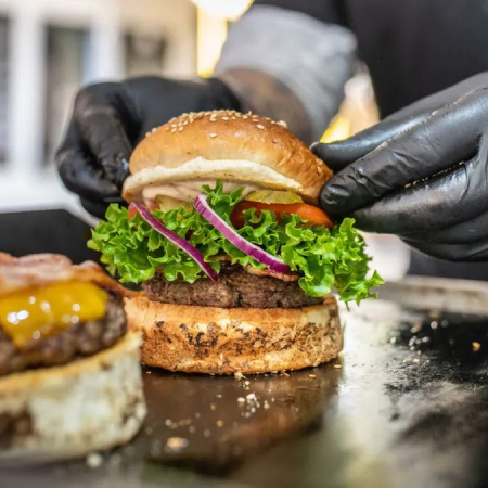 Vicente López se llena de hamburguesas: 2x1, descuentos y shows en VL Burger