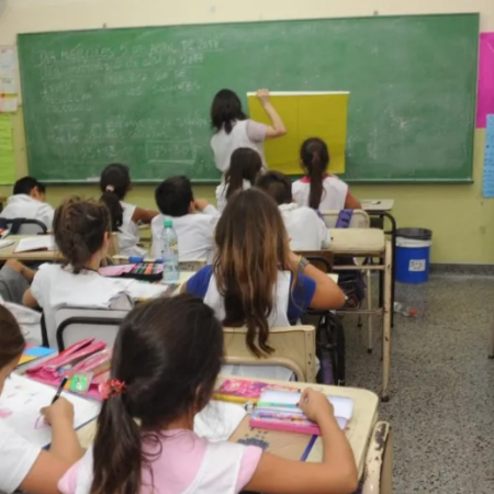 Un millón de bonaerenses retoman las clases