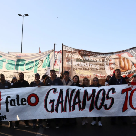Trabajadores de Fate bloquearon la Panamericana en San Fernando