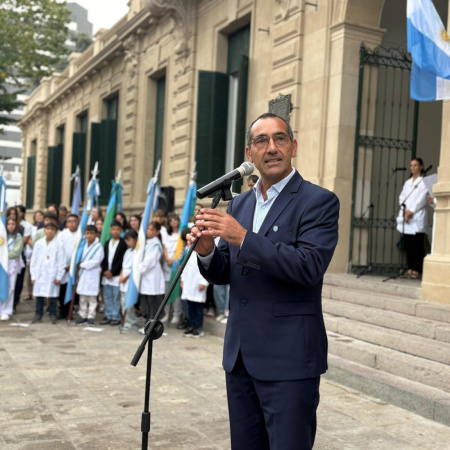 Azul oficializó el Boleto Estudiantil Gratuito para primaria y secundaria