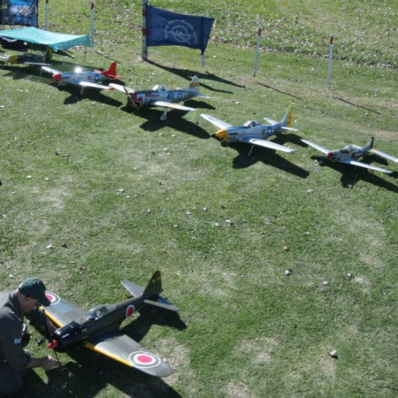 Moreno recibe el festival “Volar x Volar” con aviones a escala y recreación de combates históricos