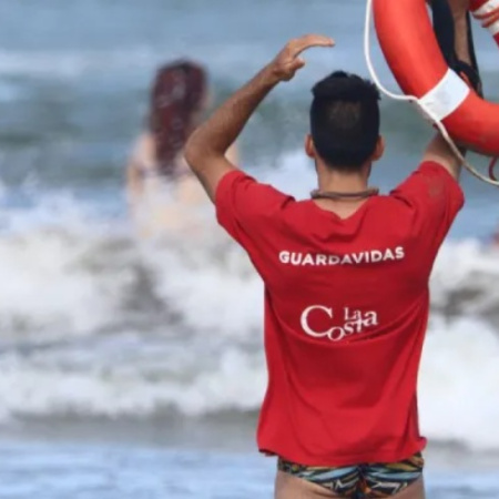 Con más de 340 guardavidas continúa el operativo de seguridad en playas del Partido de La Costa