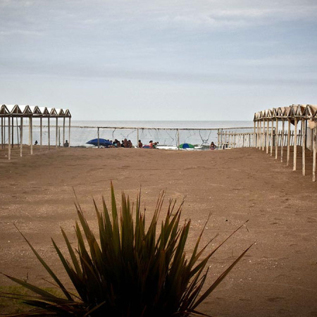 Turismo en crisis: la Provincia perdió más de 1 millón de visitantes desde que asumió Milei