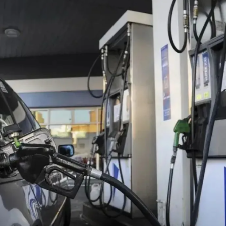 Pinamar eliminó la tasa vial del 3% que se aplicaba al combustible