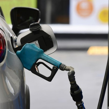 Combustibles en alza: la nafta ya subió cerca de 9% en marzo y preocupa por la inflación