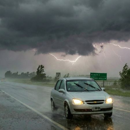 Finde XXL pasado por agua: alerta por tormentas para la Provincia
