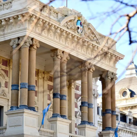 La Provincia fijó la fecha de cobro y los docentes piden un cambio urgente