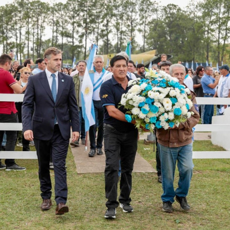 Emotivo homenaje a los héroes de Malvinas en el Cenotafio de Pilar