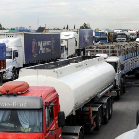 Transportistas en alerta: reclamos por tarifas y primeras protestas en rutas bonaerenses