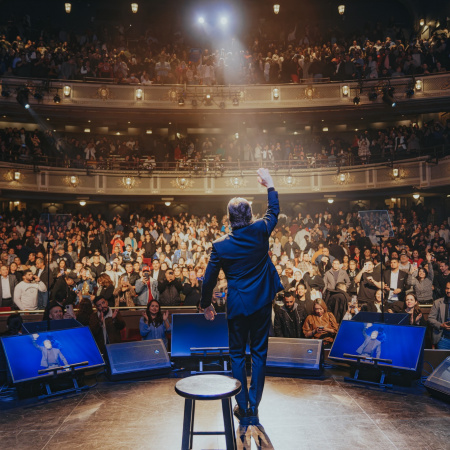 Dante Gebel suma concejales libertarios y crece su armado político rumbo a 2027