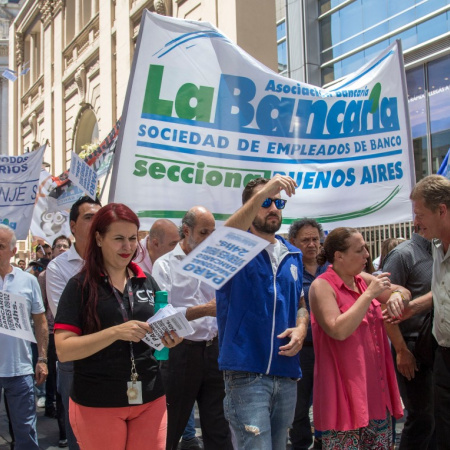 Paro en el Banco Central por cierres y despidos en tesoros regionales