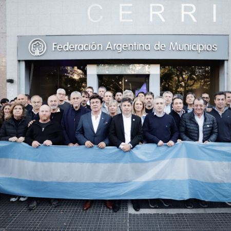 Kicillof anunció el envío de medicamentos a los 135 municipios bonaerenses