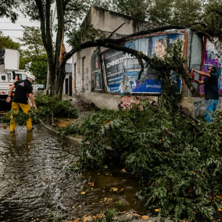 Temporal en la costa bonaerense: alertas y clases suspendidas