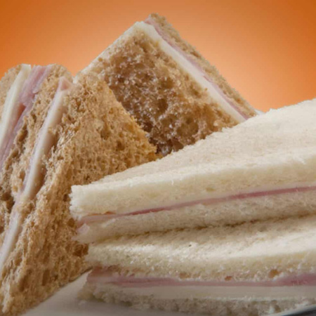 Alberti recibe la Fiesta de la Harina con un sándwich gigante