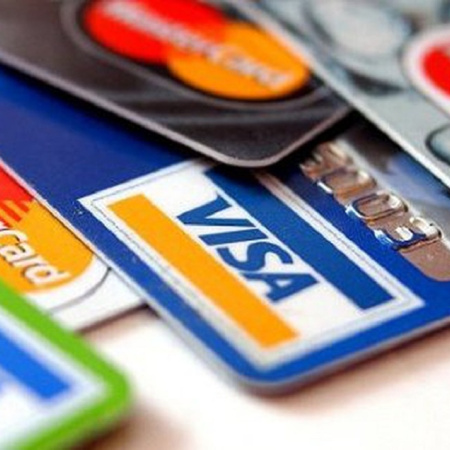 La Libertad Avanza va contra el impuesto a las tarjetas de crédito