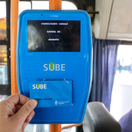 Viajar ya consume hasta el 17% del salario mínimo en el AMBA
