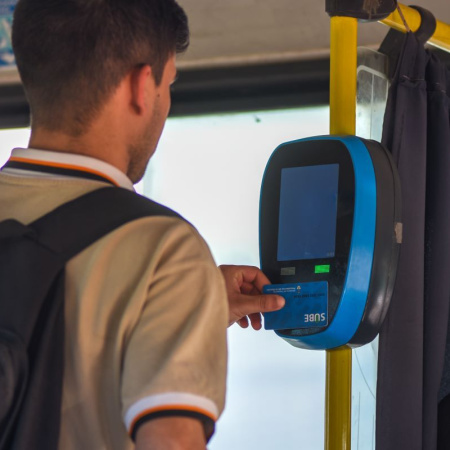 Nuevo aumento del transporte: el boleto de colectivo ya supera los $1.000 en la Provincia