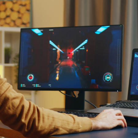 Kicillof apuesta a los videojuegos y reabre la polémica por los fondos