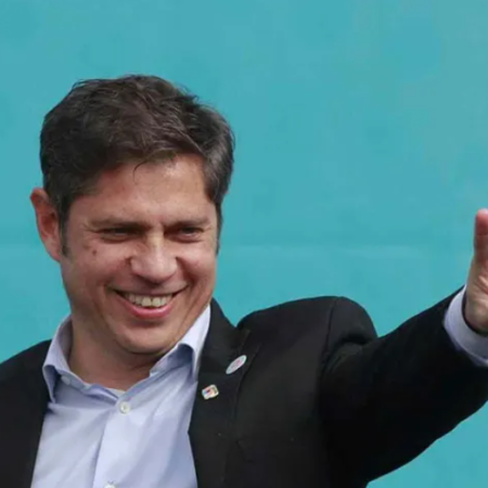 Kicillof llamó en Santa Fe a "prepararnos para una elección histórica que definirá el futuro de Argentina"