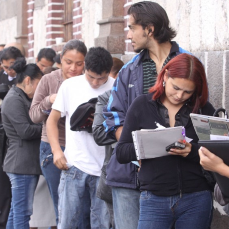 Casi 97 mil empleos menos en un año: el dato que contradice el discurso de recuperación