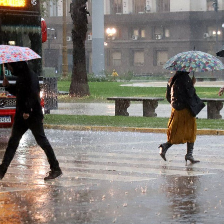 El invierno se hace sentir: anuncian heladas en el AMBA y lluvias en el sur bonaerense