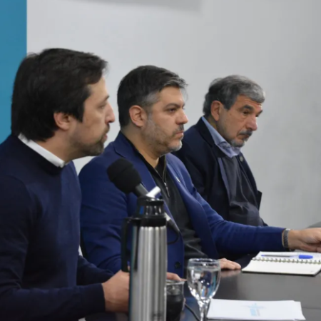 Carlos Bianco espera una reunión con Diego Santilli pero dice que "nunca hizo nada por la provincia"