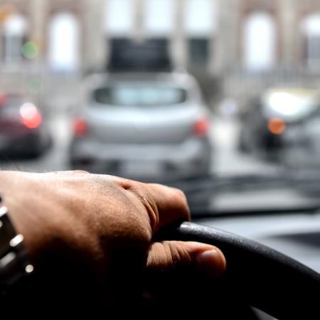 Mar del Plata regula Uber: qué exige el proyecto a los choferes de apps