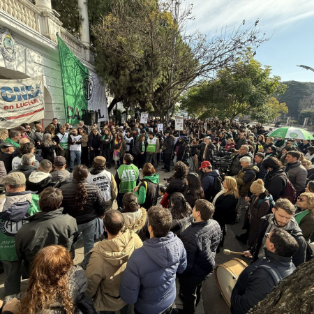 Gremios denunciaron despidos en la CNEA y advirtieron por un vaciamiento del sector