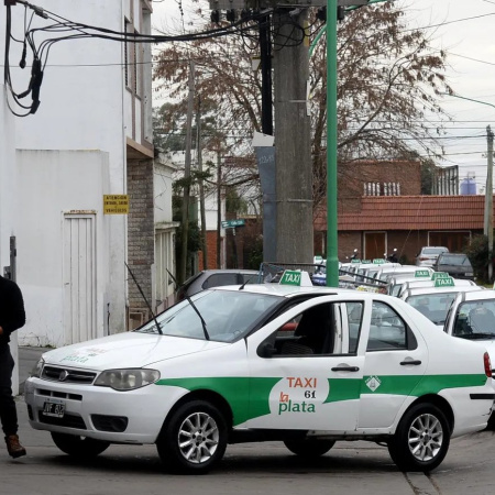 La Plata: taxistas piden declarar el GNC como combustible esencial