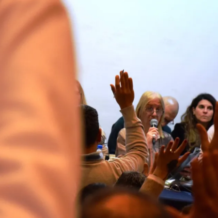 Docentes y estatales aceptaron un aumento salarial del 7% en dos tramos