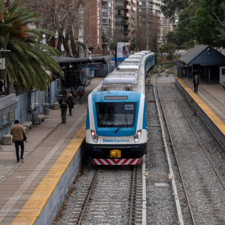 Un vagón del Mitre se convierte en el Tren de la Alegría durante el receso