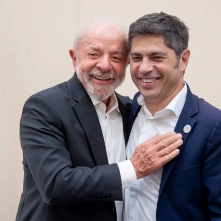 Kicillof acusó a Milei de poner en riesgo la relación con Brasil