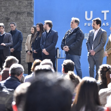 Kicillof inauguró una base de la UTOI en Lomas de Zamora