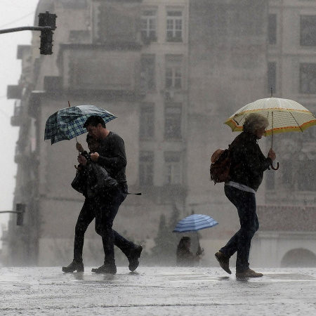 Temporal en el AMBA: cayó en horas más de la mitad de la lluvia prevista para todo agosto