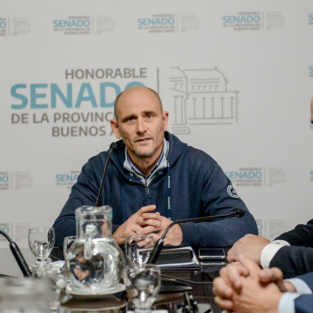 Kicillof jugó su primera carta para que 80 intendentes puedan reelegirse