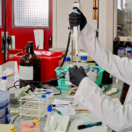 Más de $1.100 millones para la ciencia bonaerense: a qué se destinan los fondos