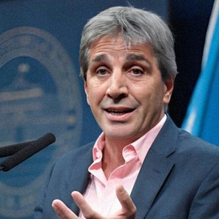 Caputo negó su salida del Gobierno en un cruce por X