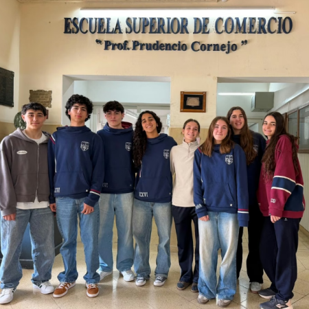 Estudiantes de Bahía Blanca ganaron una olimpíada nacional con un bot que detecta estafas